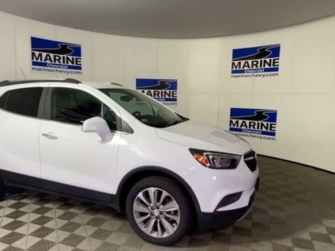 Used 2020 Buick Encore Preferred AWD/4WD image 3