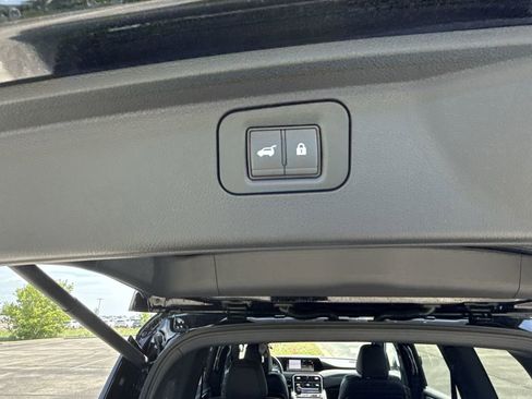 New 2025 Nissan Armada SL w/ Captain's Chari Seat Package image 35