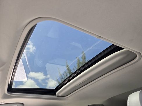 Used 2023 Toyota RAV4 XLE Premium FWD image 20