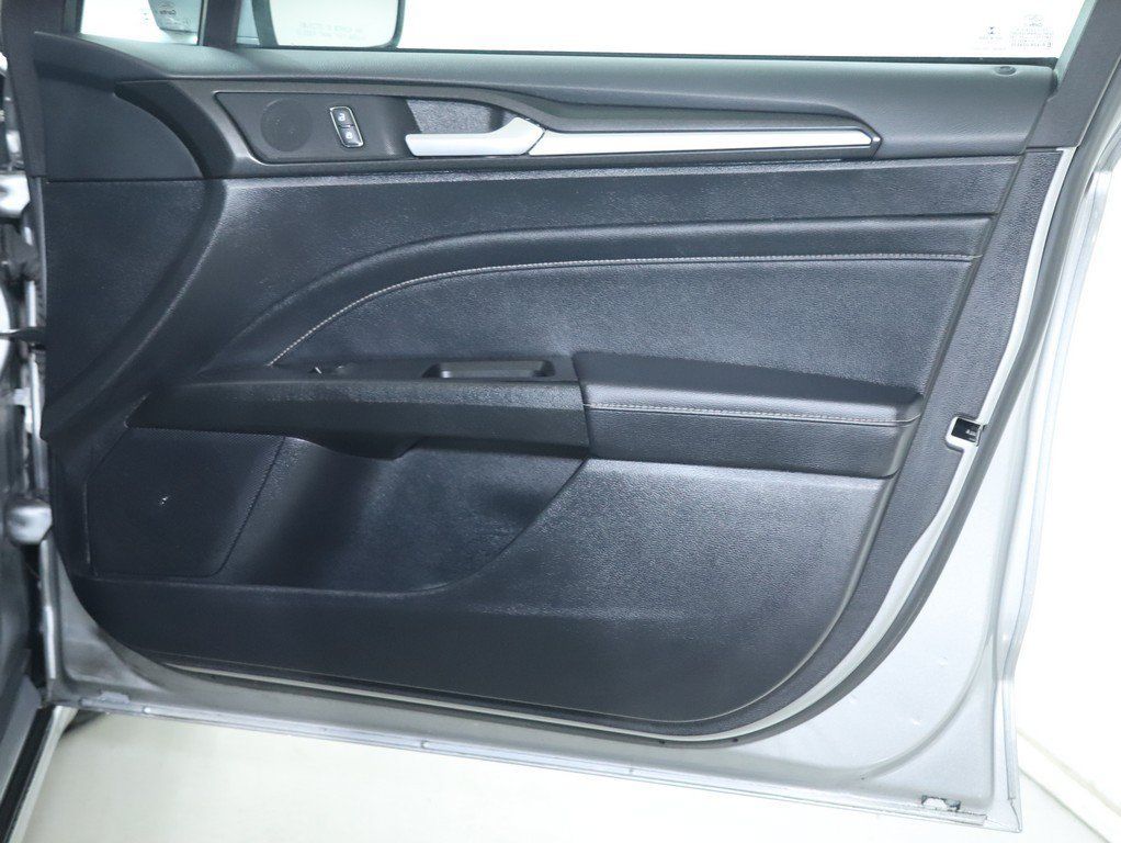 Used 2020 Ford Fusion Titanium FWD image 38
