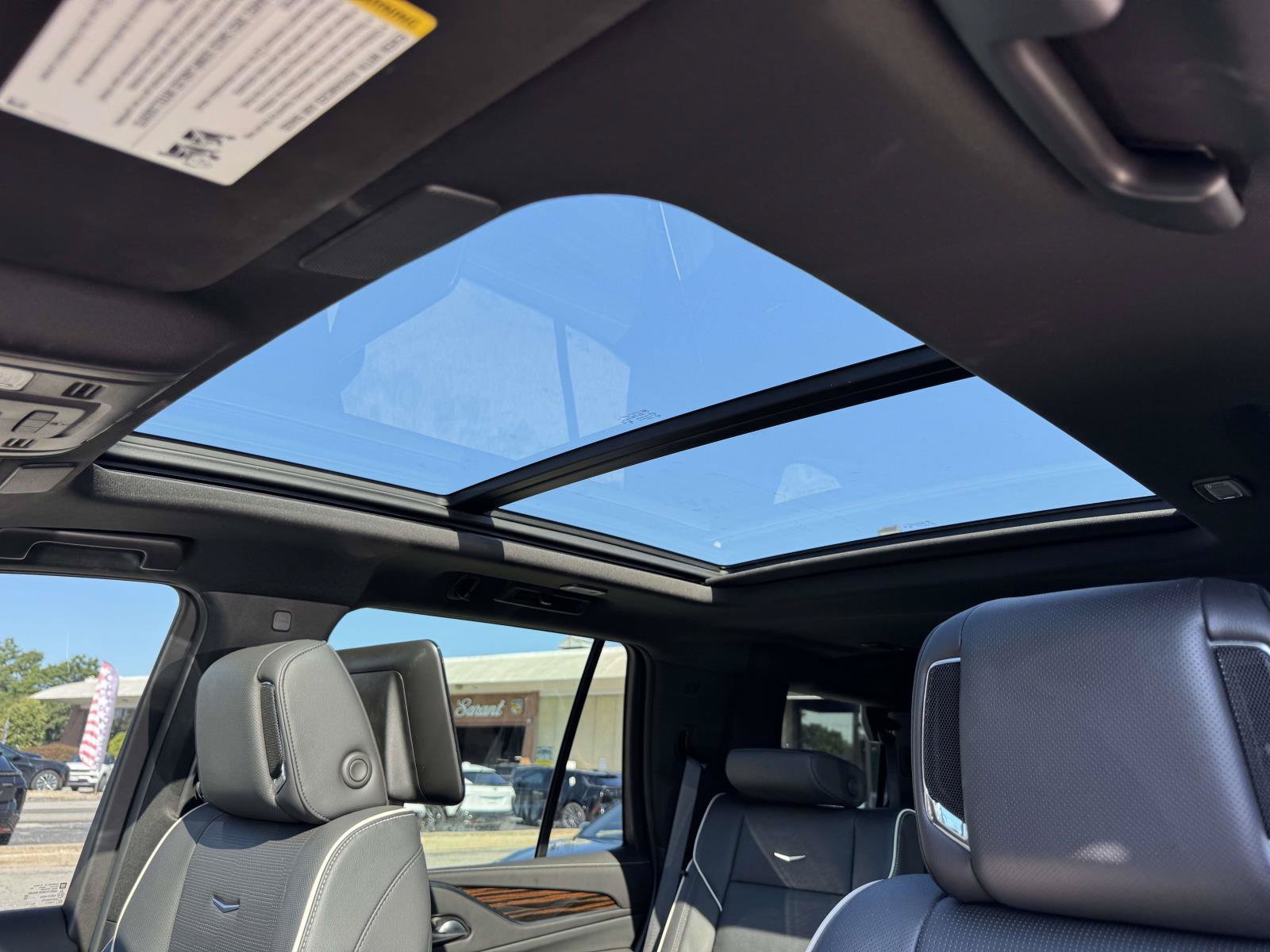 Certified 2023 Cadillac Escalade Premium Luxury w/ LPO, Floor Liner Package AWD/4WD image 20