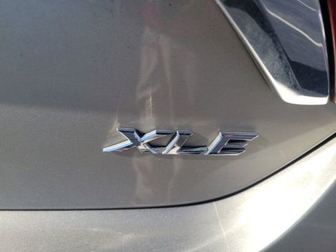 Used 2016 Toyota Camry LE image 19