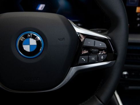 Used 2025 BMW i4 xDrive40i w/ Premium Package image 26