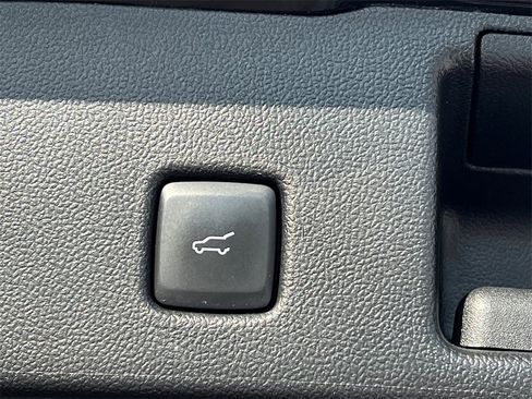 Used 2022 Ford Escape Titanium image 37