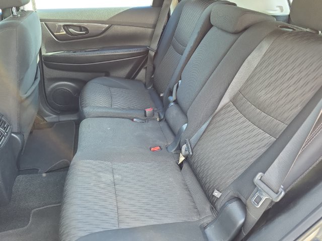 Used 2020 Nissan Rogue S FWD image 12