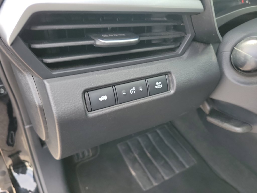 Used 2025 Nissan Altima 2.5 SV FWD image 24