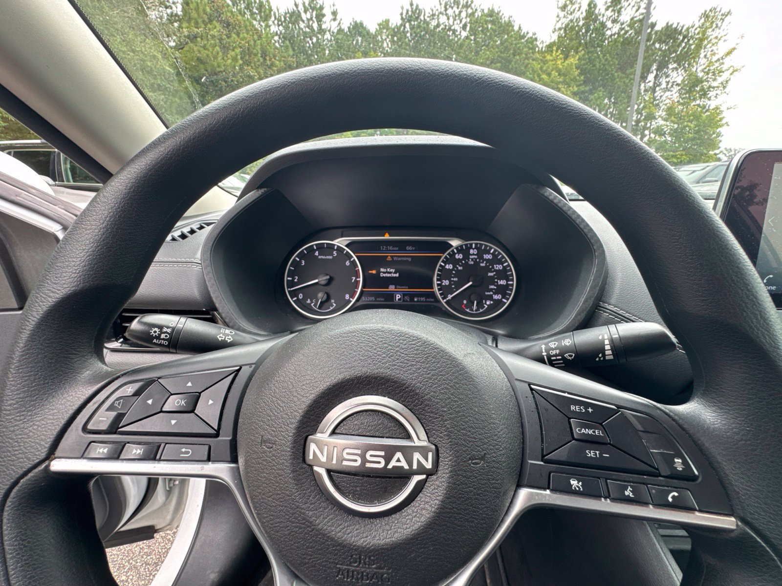 Used 2024 Nissan Sentra SV FWD image 17