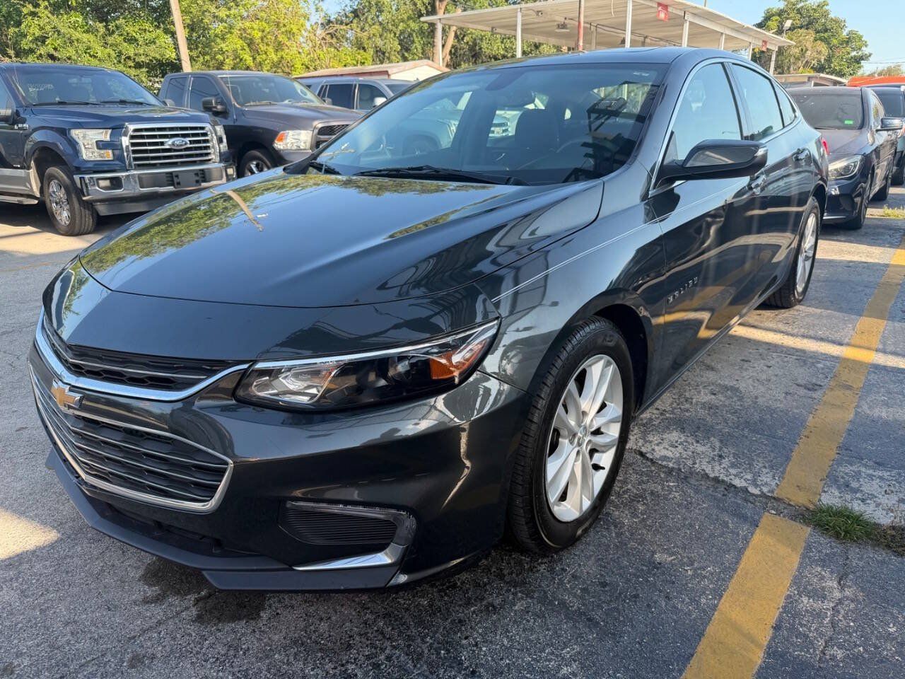 Used 2018 Chevrolet Malibu LT FWD image 3