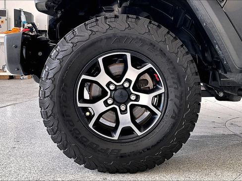 Used 2018 Jeep Wrangler Unlimited Rubicon AWD/4WD image 11