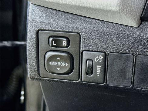 Used 2016 Toyota Corolla LE FWD image 11