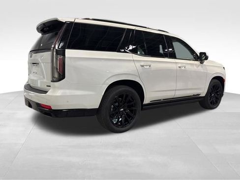 Used 2024 Cadillac Escalade Sport Platinum w/ LPO, ONYX Package image 4