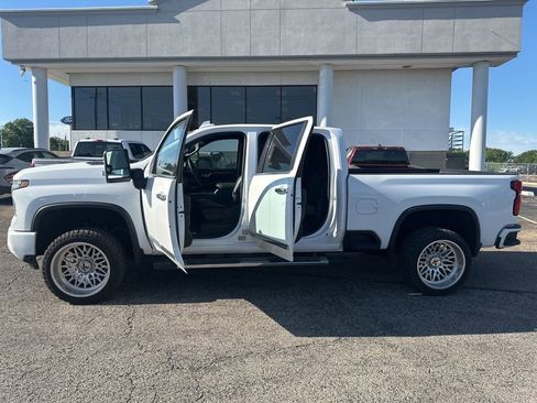 Used 2024 Chevrolet Silverado 2500 High Country AWD/4WD image 4