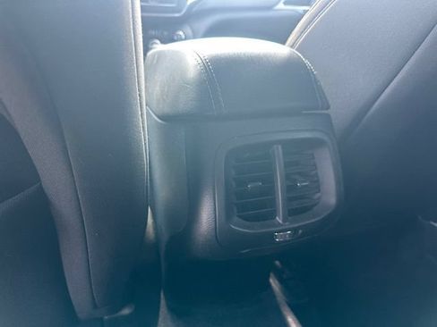 Used 2019 Jeep Cherokee Latitude w/ Cold Weather Group AWD/4WD image 20