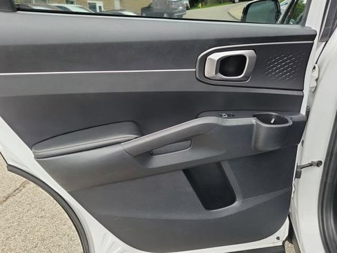 Used 2024 Kia Sorento S FWD image 12