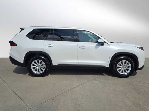 Certified 2025 Toyota Grand Highlander FWD image 2