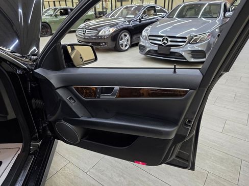 Used 2014 Mercedes-Benz C 250 Sedan w/ Multimedia Package image 39