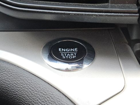 Certified 2024 Ford Explorer XLT image 25