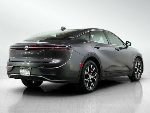 Used 2024 Toyota Crown Limited image 5