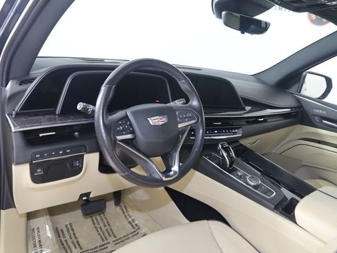 Used 2021 Cadillac Escalade ESV Premium Luxury AWD/4WD image 30