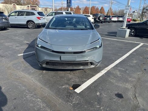 Used 2023 Toyota Prius LE image 2