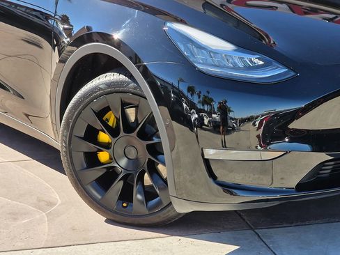 Used 2021 Tesla Model Y Long Range image 5