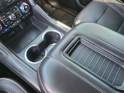 Used 2021 GMC Yukon SLT w/ SLT Luxury Plus Package image 15