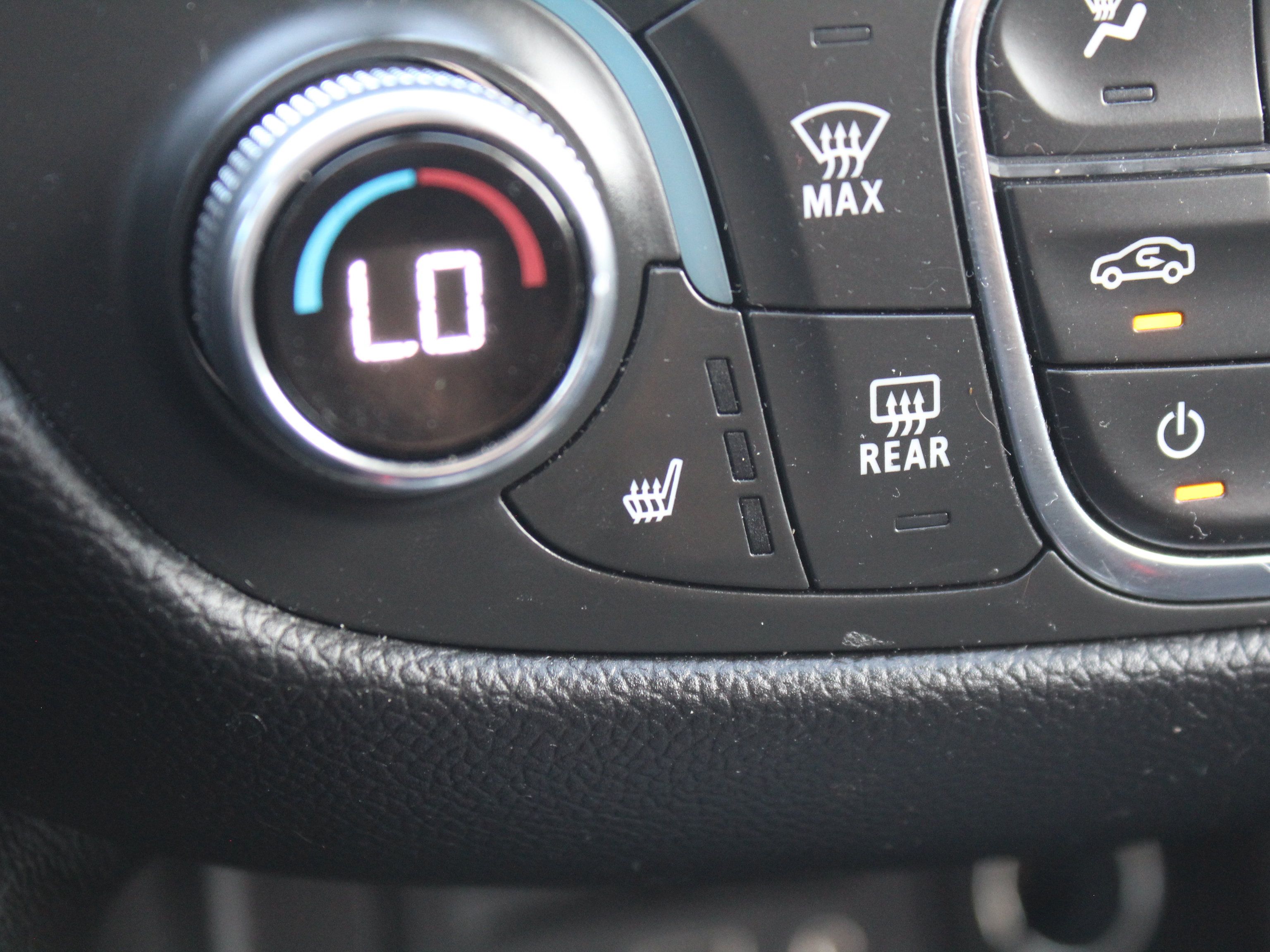Used 2021 Chevrolet Equinox Premier FWD image 20