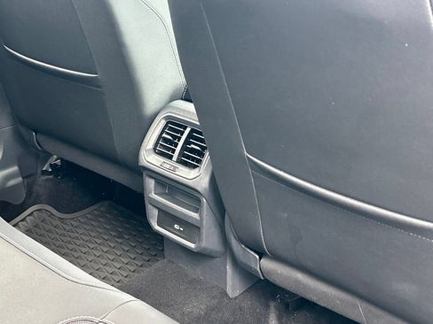 Certified 2022 Volkswagen Taos SE AWD/4WD image 48