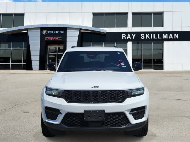 Used 2023 Jeep Grand Cherokee Altitude RWD image 2