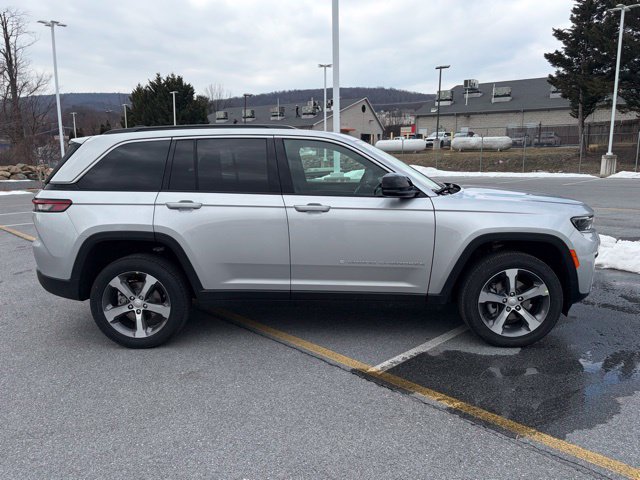 New 2026 Jeep Grand Cherokee Limited AWD/4WD image 9