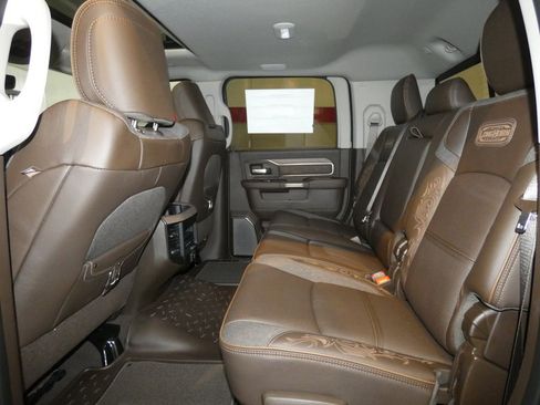 New 2026 RAM 2500 Limited AWD/4WD image 33