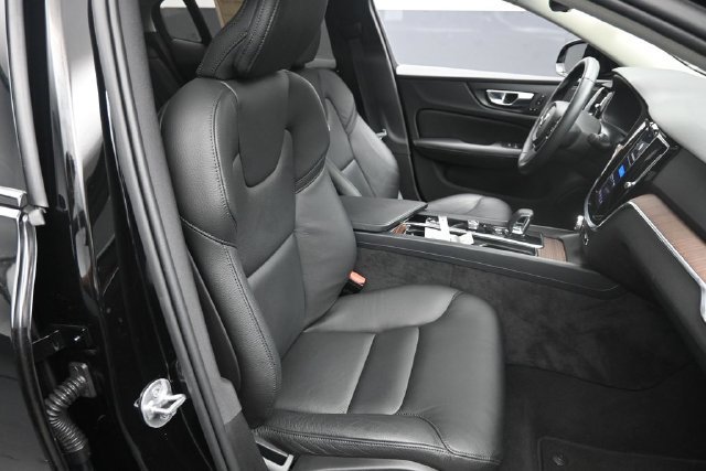Used 2023 Volvo S60 B5 Plus FWD image 27