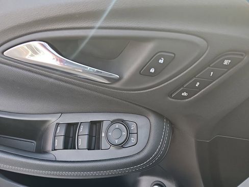 Used 2022 Buick Encore GX Essence w/ Advanced Technology Package image 29