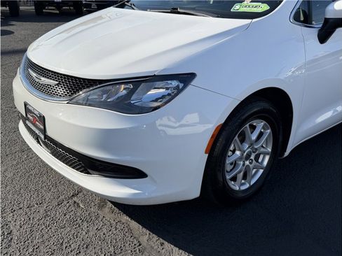 Used 2021 Chrysler Voyager Lxi image 58