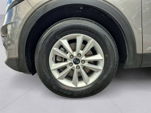 Used 2019 Kia Sorento AWD image 9