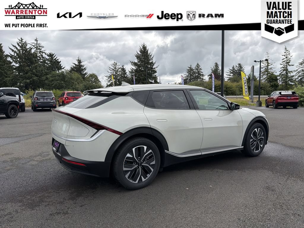 Used 2024 Kia EV6 Light AWD/4WD image 8