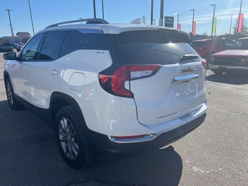 Used 2024 GMC Terrain SLT image 6