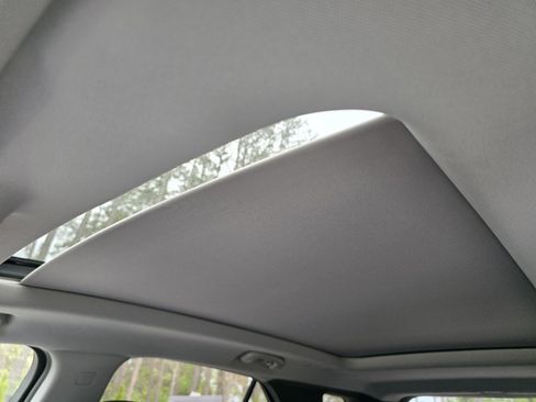 Used 2020 Chevrolet Equinox LT image 23