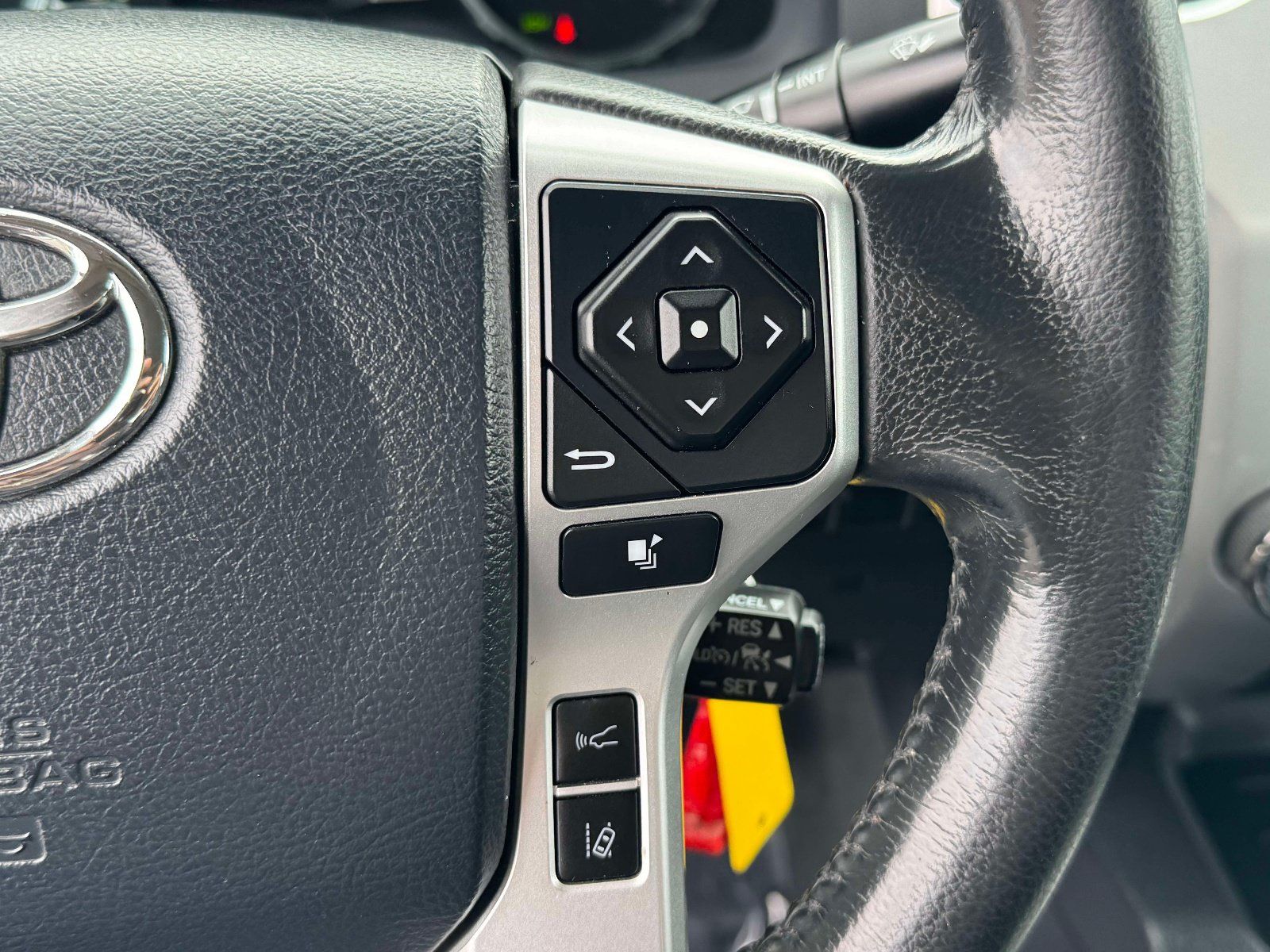 Used 2019 Toyota Tundra Platinum AWD/4WD image 21