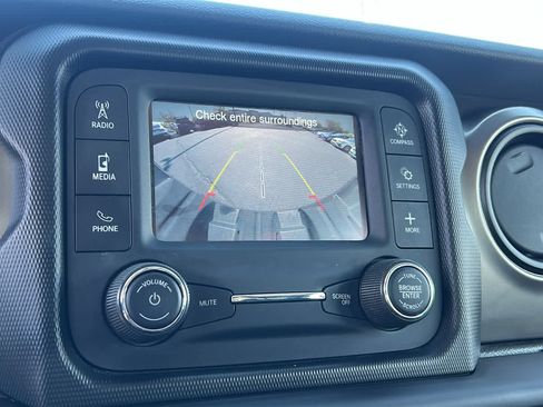 Used 2019 Jeep Wrangler Unlimited Sport AWD/4WD image 16