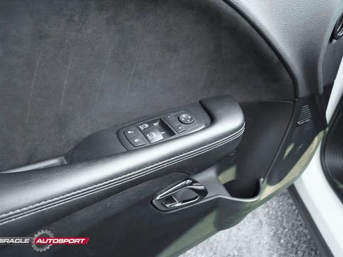 Used 2015 Dodge Challenger SRT Hellcat image 16