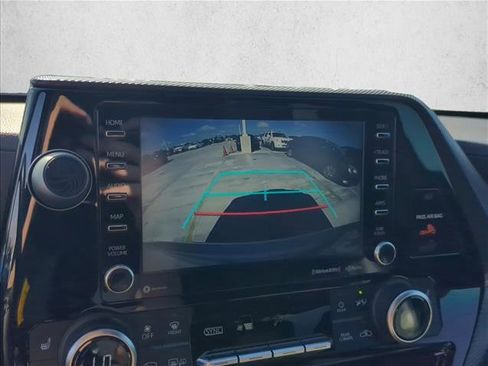 Used 2021 Toyota Highlander XSE image 18