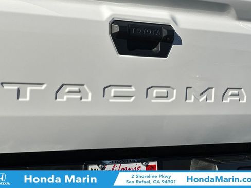 Used 2025 Toyota Tacoma SR image 33