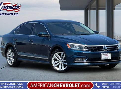 Used 2018 Volkswagen Passat 3.6 SEL Premium FWD image 1