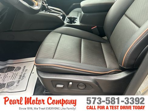 Used 2026 GMC Canyon AT4 w/ AT4 Premium Package AWD/4WD image 10
