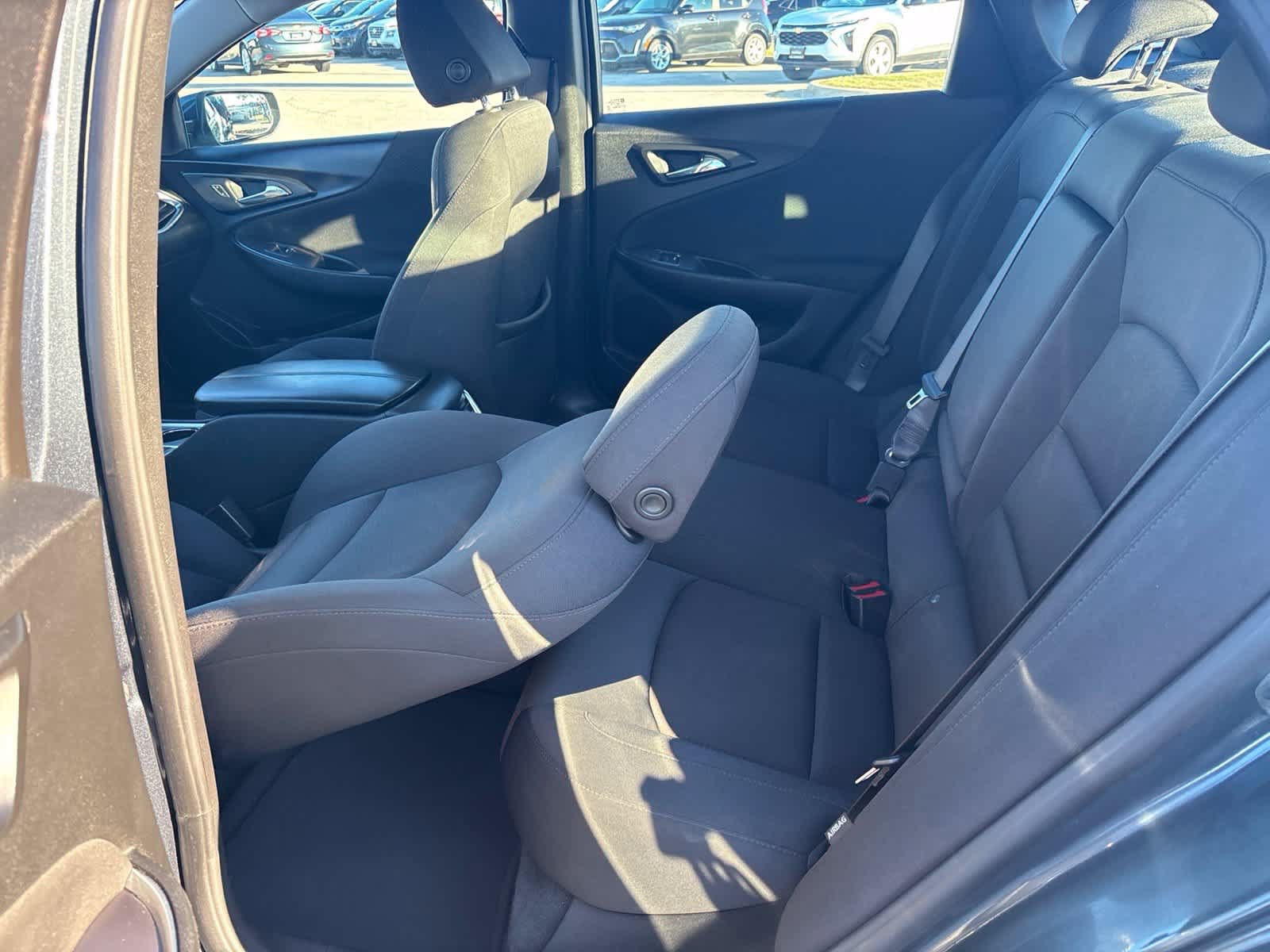 Used 2021 Chevrolet Malibu LT FWD image 16