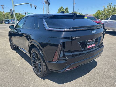 New 2025 Cadillac Lyriq Sport image 7