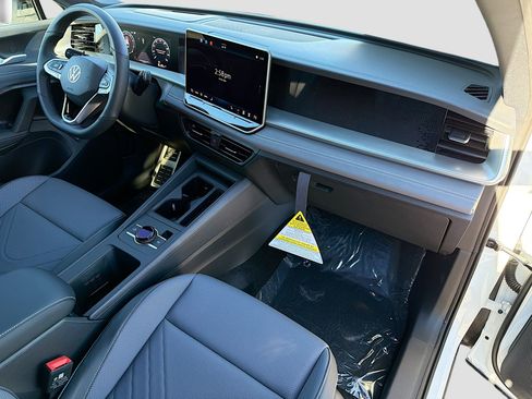 New 2026 Volkswagen Tiguan SE R-Line AWD/4WD image 13