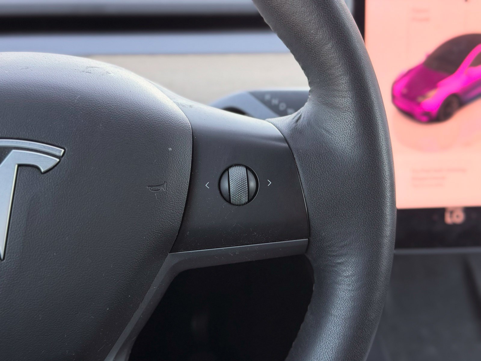 Used 2022 Tesla Model Y Long Range AWD/4WD image 30