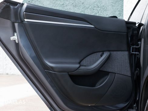 Used 2022 Tesla Model S Plaid image 29